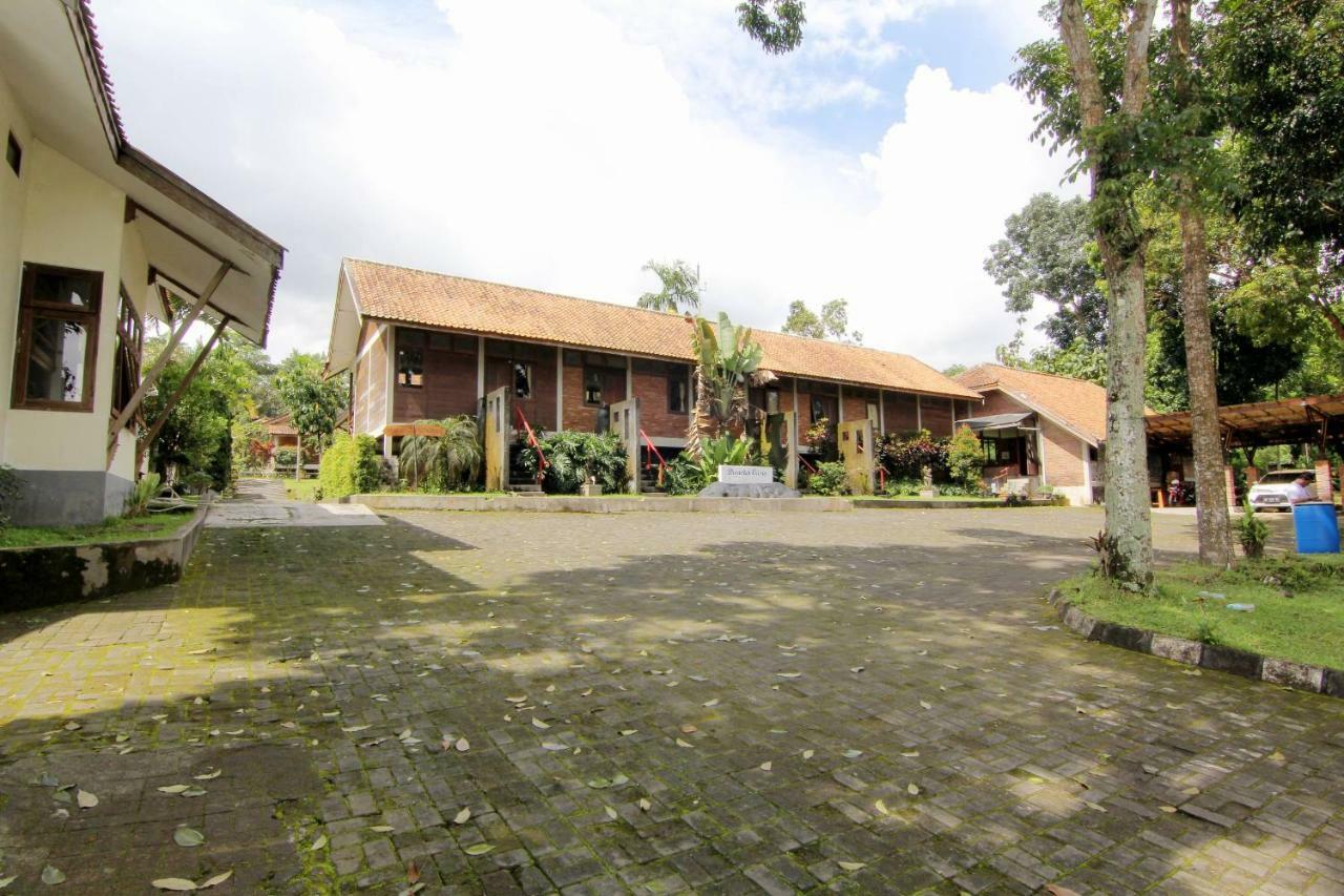 Hotel Disaster Oasis Kaliurang Exterior foto
